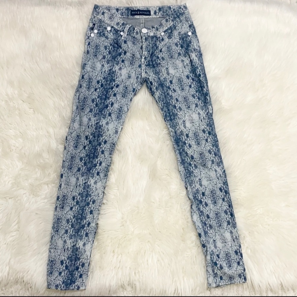 Rock & Republic blue snake print skinny jeans size 2